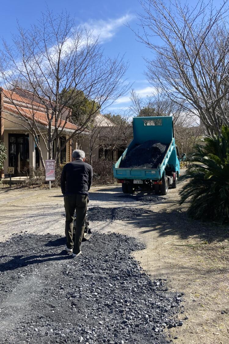 敷地の整備は大切なお仕事です（^^）