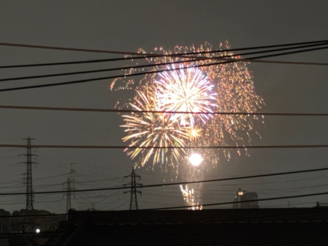 花火…見えたりします